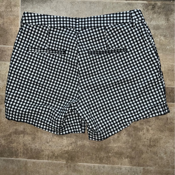 Old navy everyday short in checkered - Picture 2 of 3